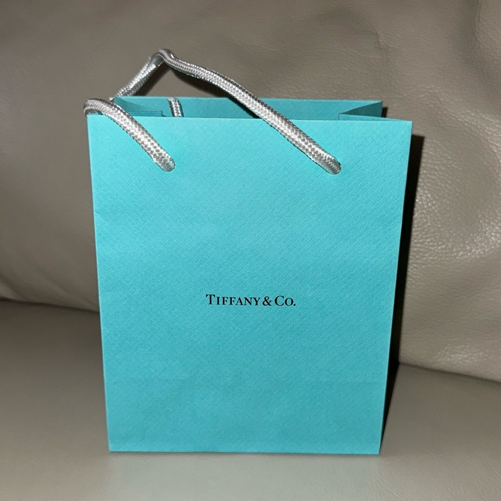 Tiffany shopping bag